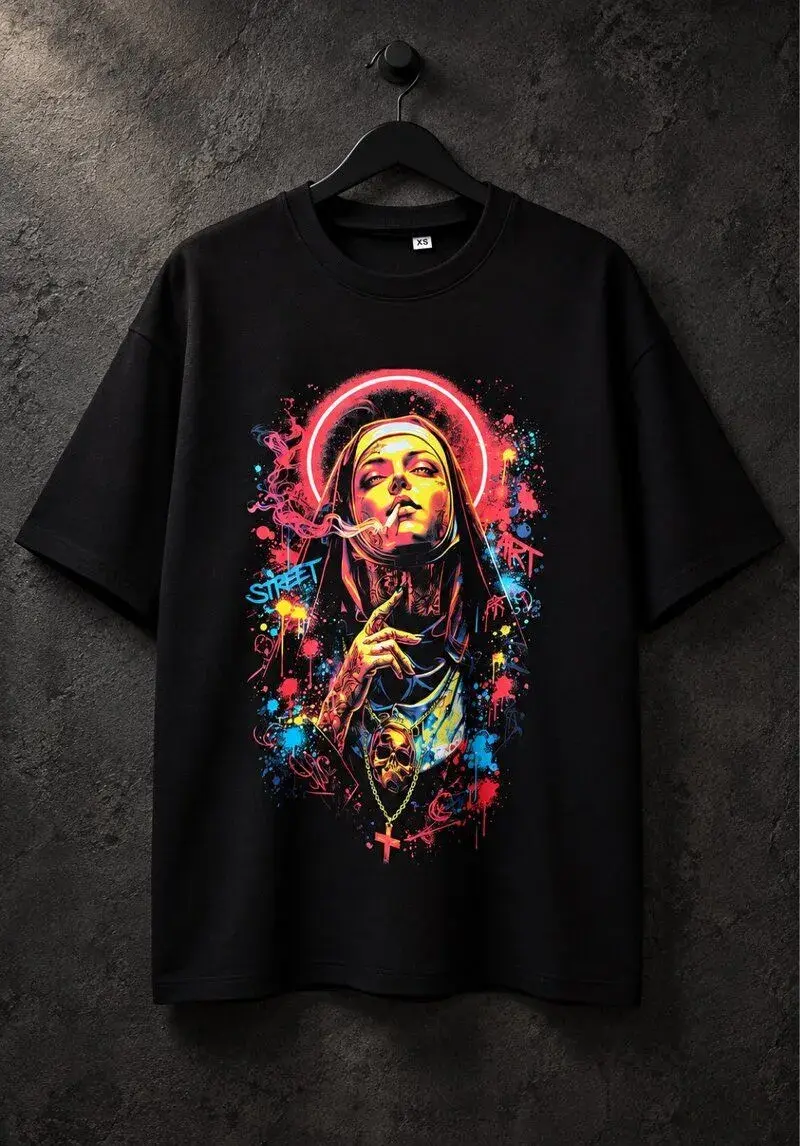 Černé oversized tričko - Street Art Nun