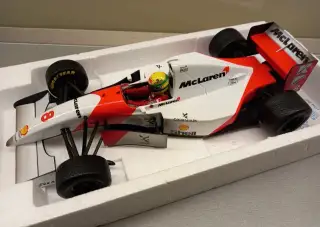 F1 MCLAREN FORD MP4/8 GP EVROPY 1993 SENNA MINICHAMPS 1:18