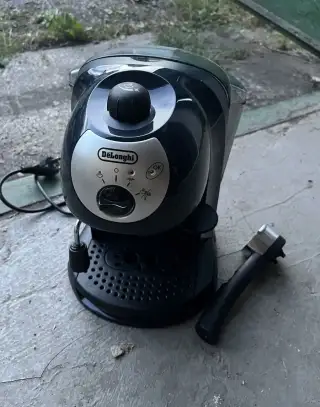 Pákový kávovar DeLonghi EC190CD