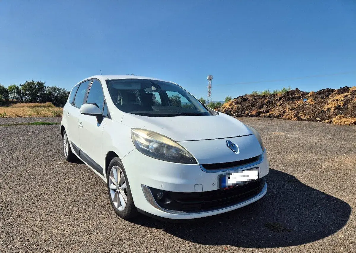 Renault grand – 2012, 2 000 km