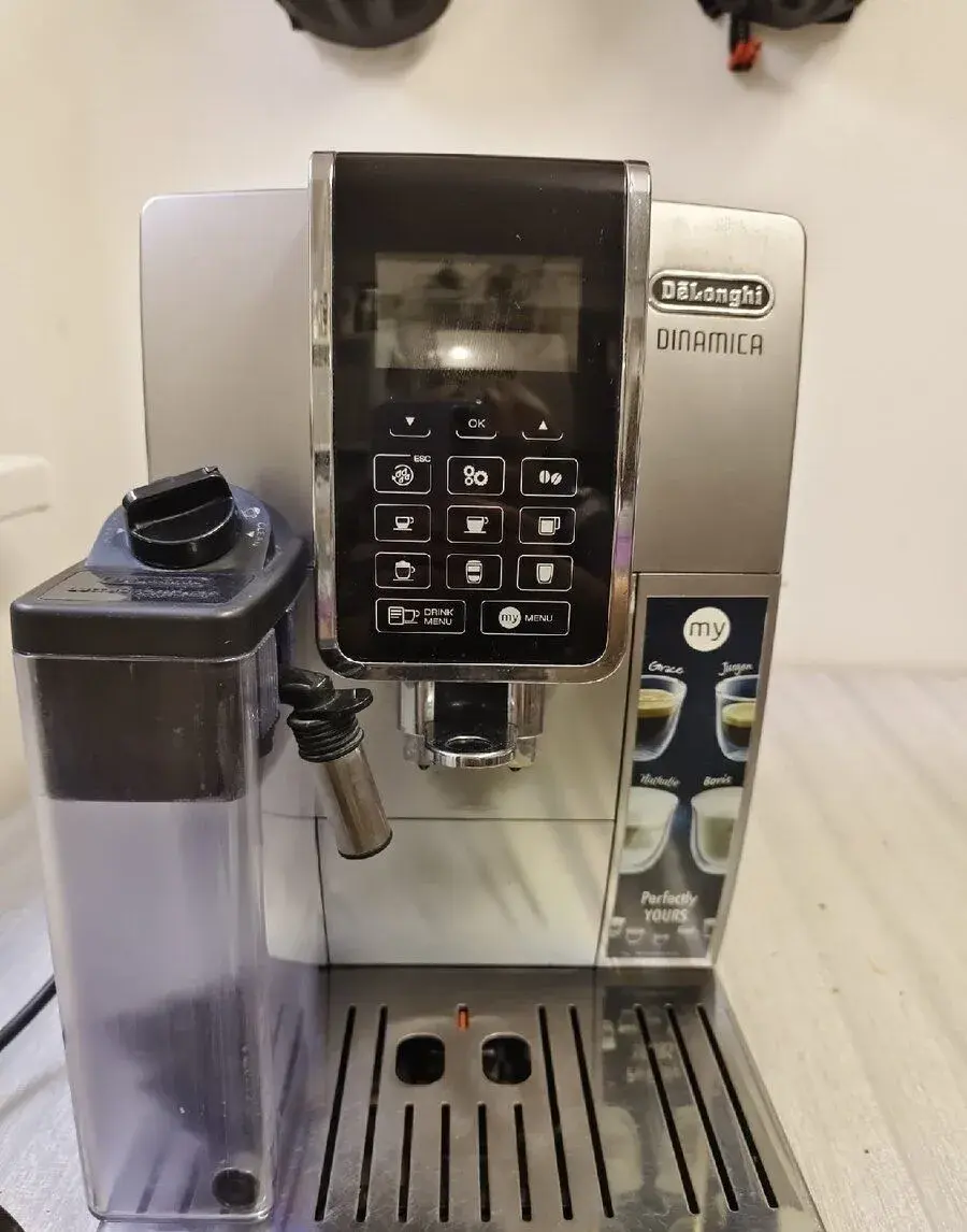 Kávovar Delonghi Dinamica