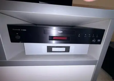 Panasonic DP_UB9000