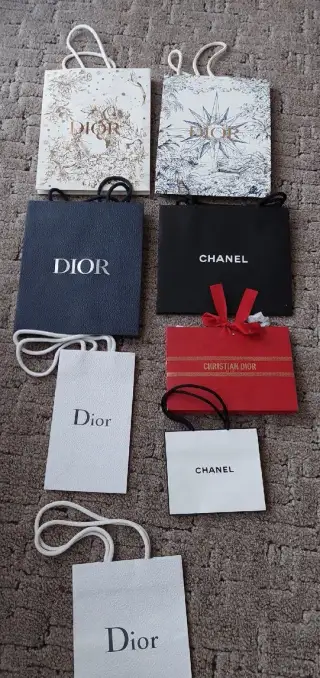Dárková tašky značky Chanel a Dior