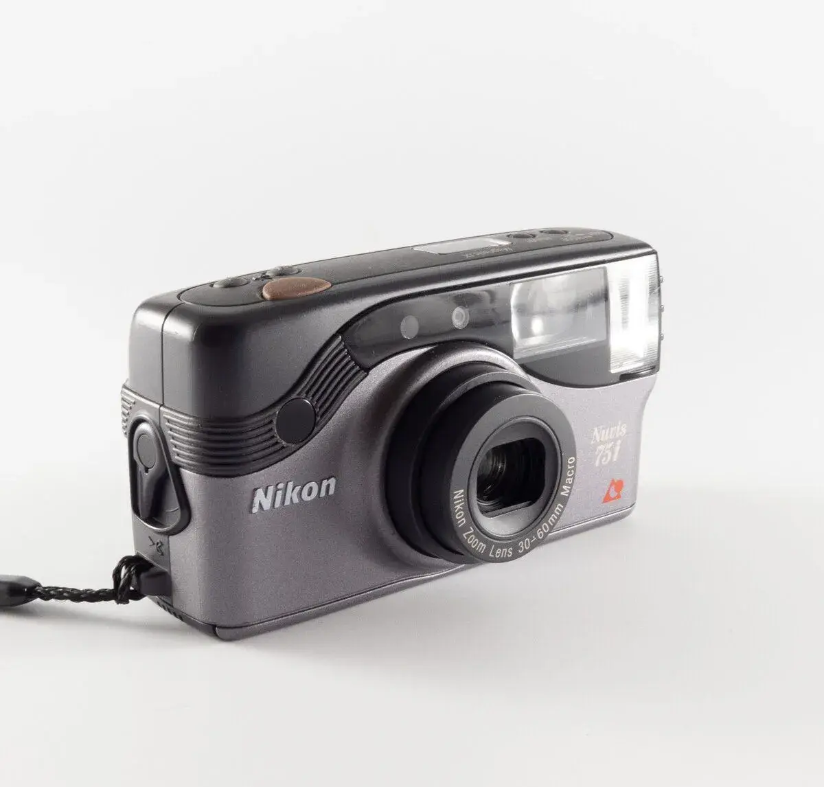 Nikon Nuvis 75i analogový fotoaparát