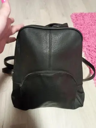 Nový koženkovy batoh