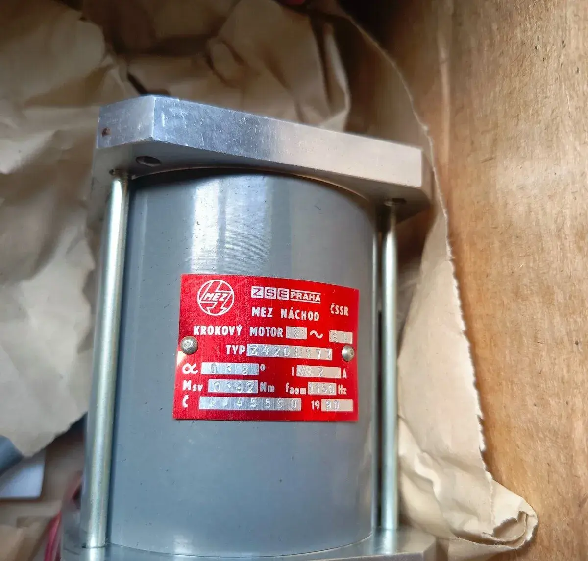 krokovy motor MEZ Náchod Z420L177.
