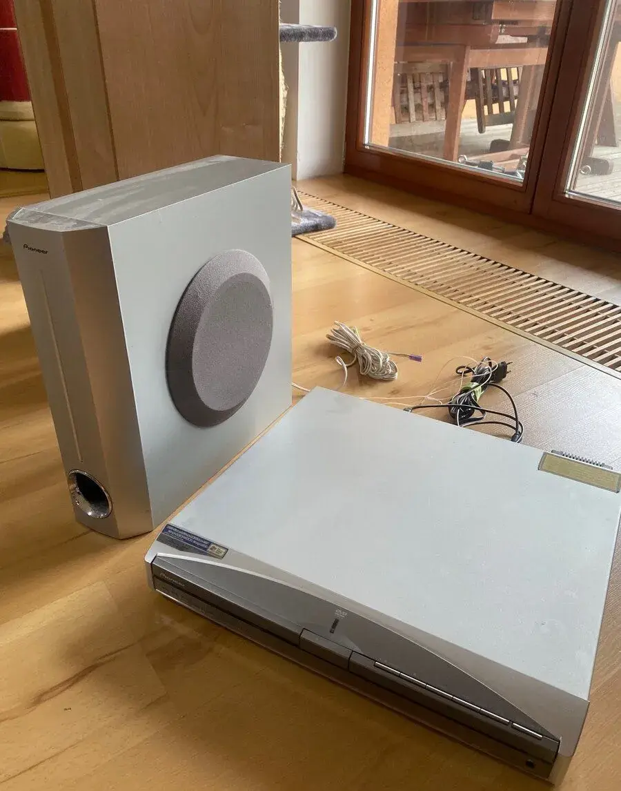 subwoofer + DVD/receiver od Pioneer