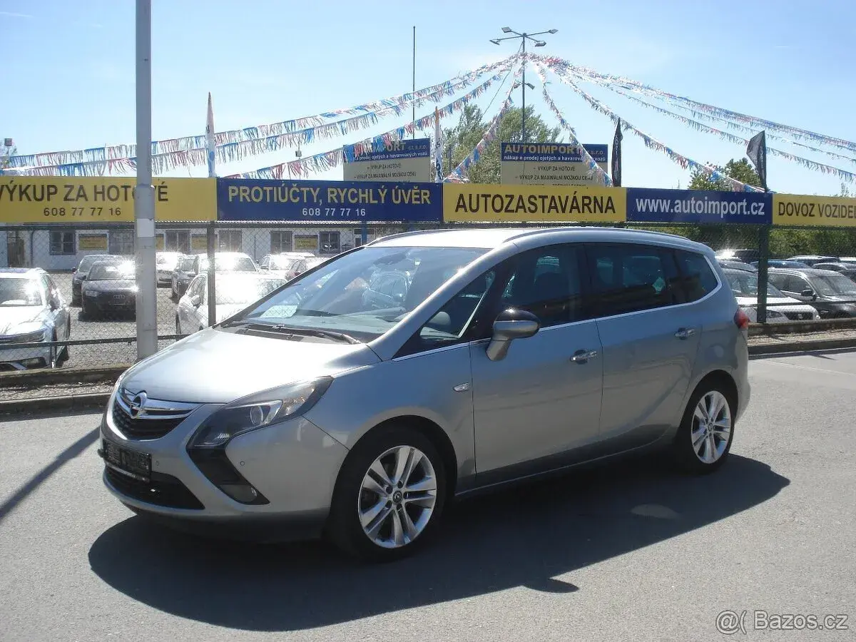 Opel Zafira – 2012, 226 085 km