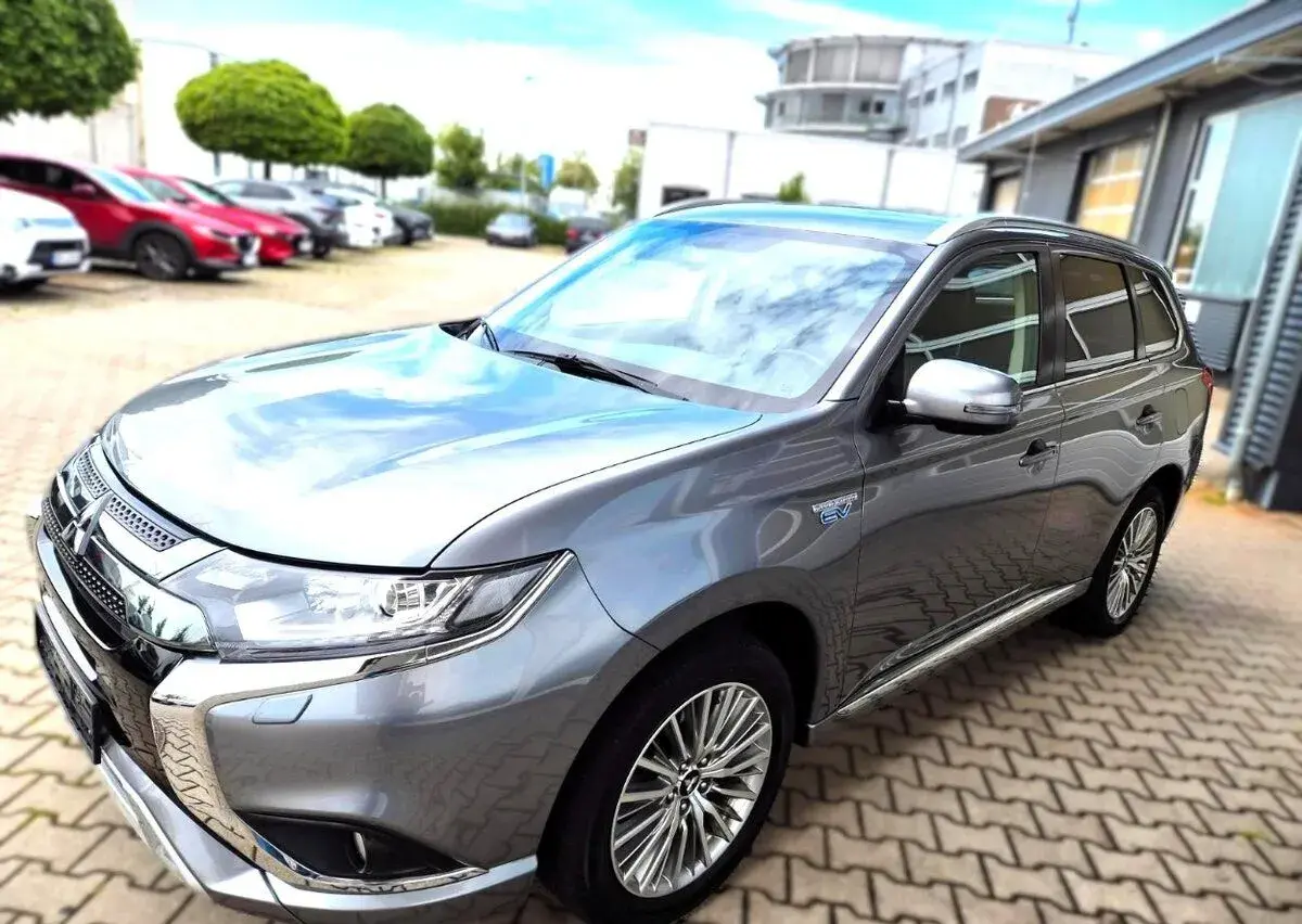 Mitsubishi OUTLANDER – 2022, 50 km