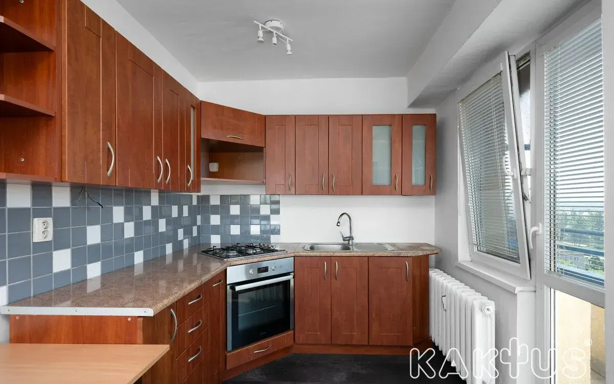 Pronájem částečně zařízeného bytu 3+kk (59 m2), ulice Vardas