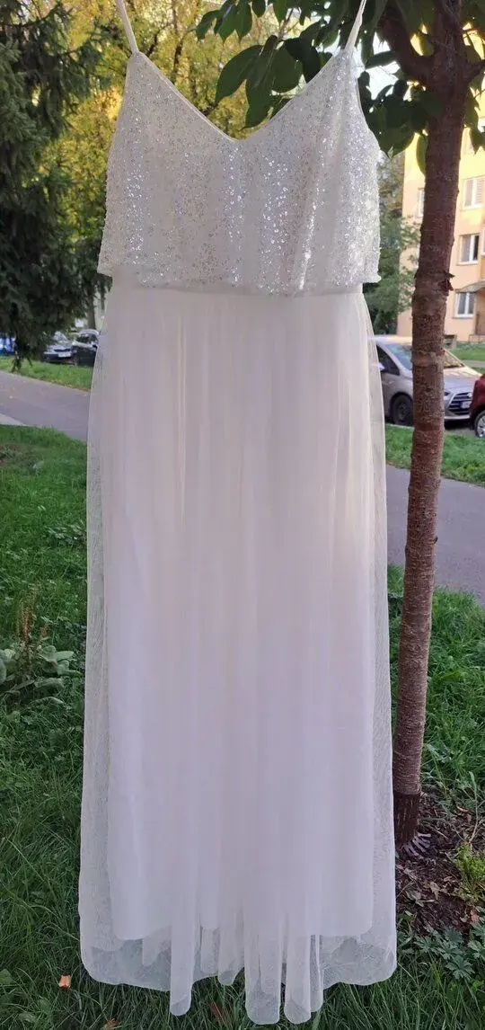 Svatební šaty