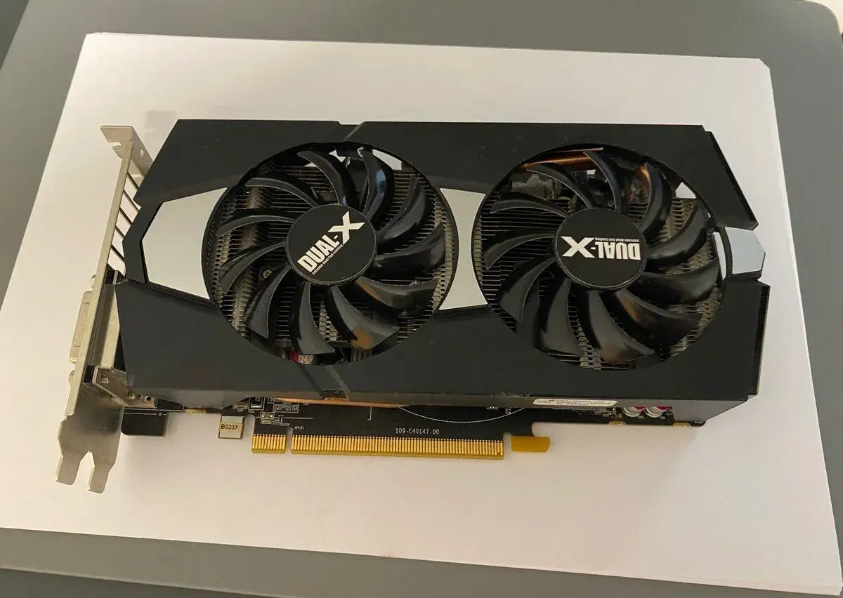 Sapphire Radeon R9 270X Dual-X 2GB GDDR5