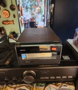 8 TRACK PŘEHRÁVAČ STAV