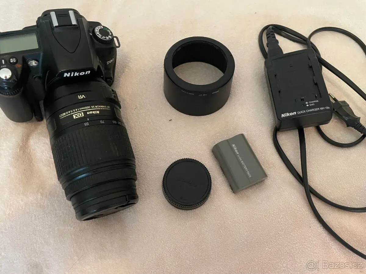 Nikon D90 a Nikon D5100