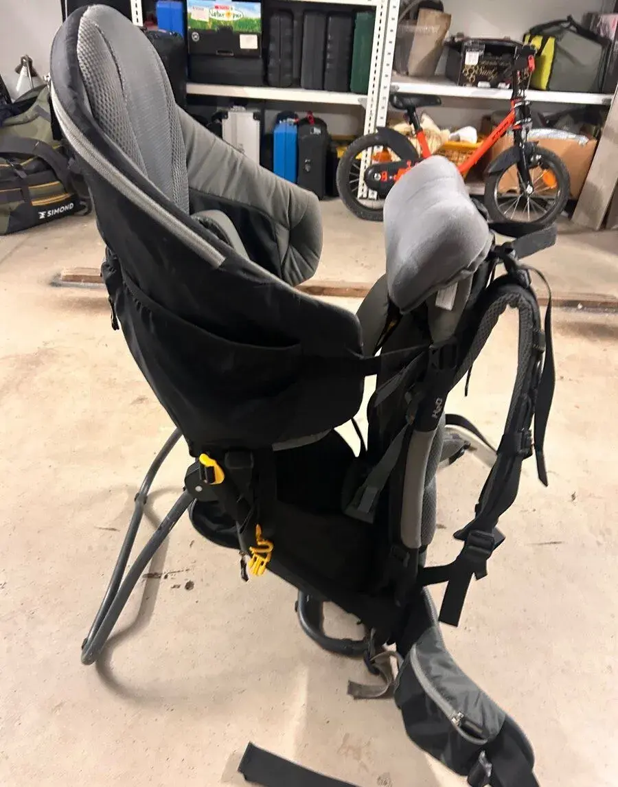 Dětská turistická krosna Deuter Kid Comfort 3