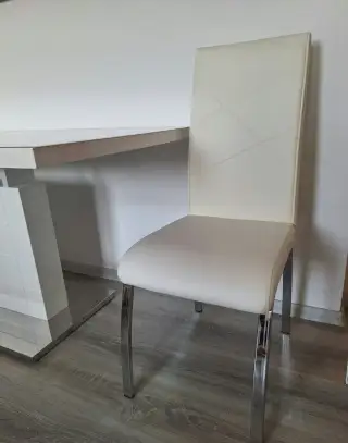 Stůl a židle
