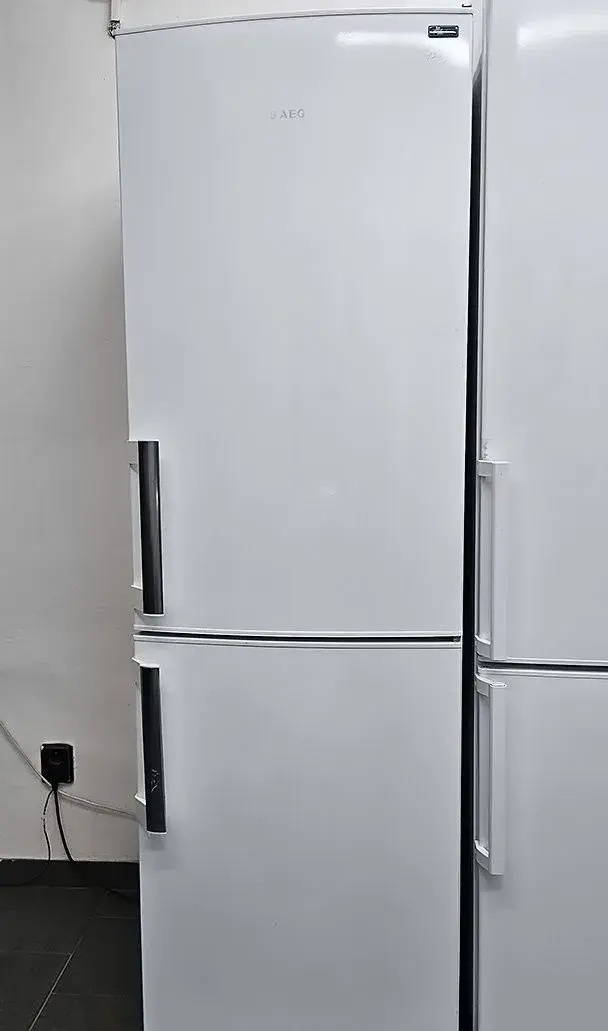 Lednice s mrazákem AEG, kombinovaná, výška 184