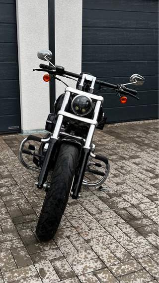 Harley - Davidson, černý Breakout 103´ cu.