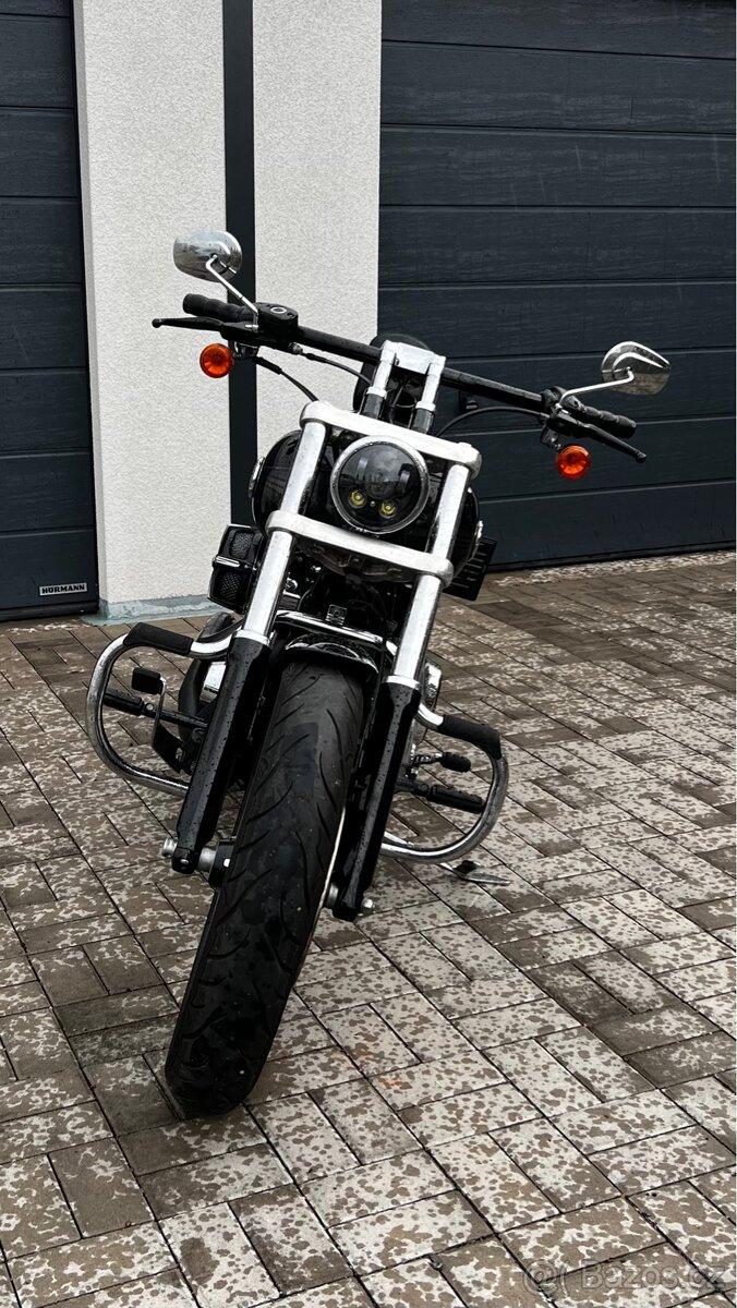 Harley - Davidson, černý Breakout 103´ cu.