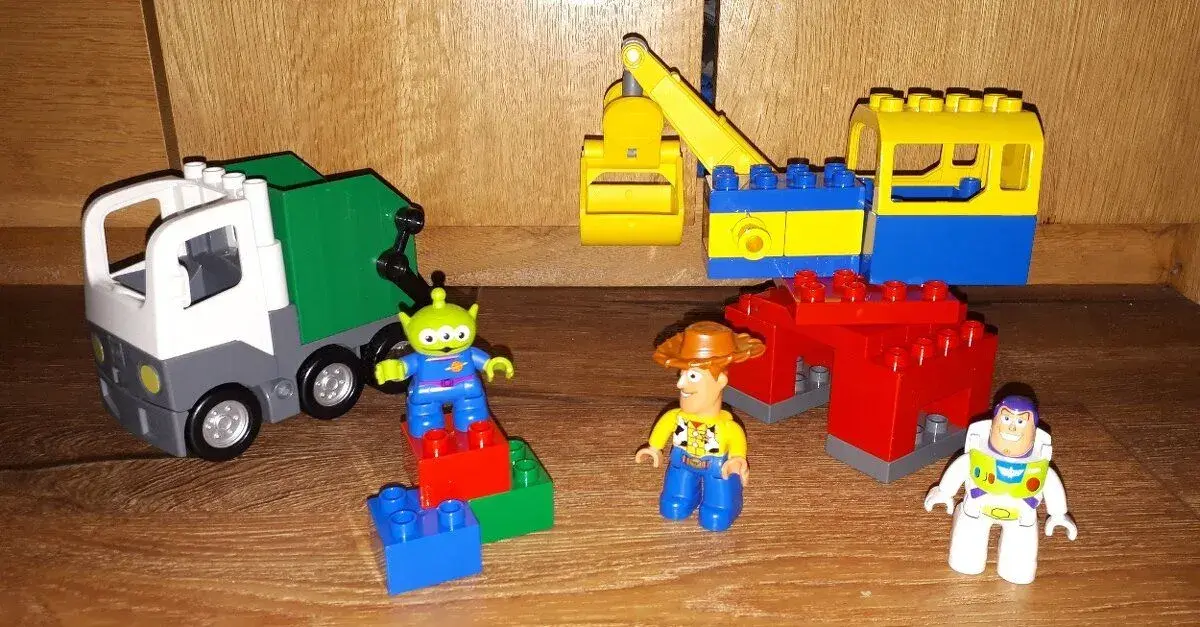 Lego Duplo 5691 - Toy Story - Vesmírný jeřáb s ufonem.