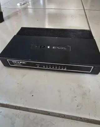 TP-Link TL-GS1008D – 8portový gigabitový switch