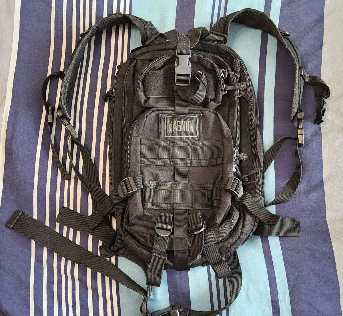 Batoh Magnum cerny 30x42cm, cca 25l