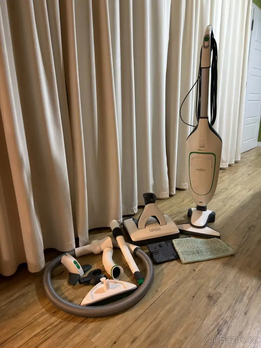Vorwerk Kobold VK200 + SP600 (vysává i vytírá) – stav