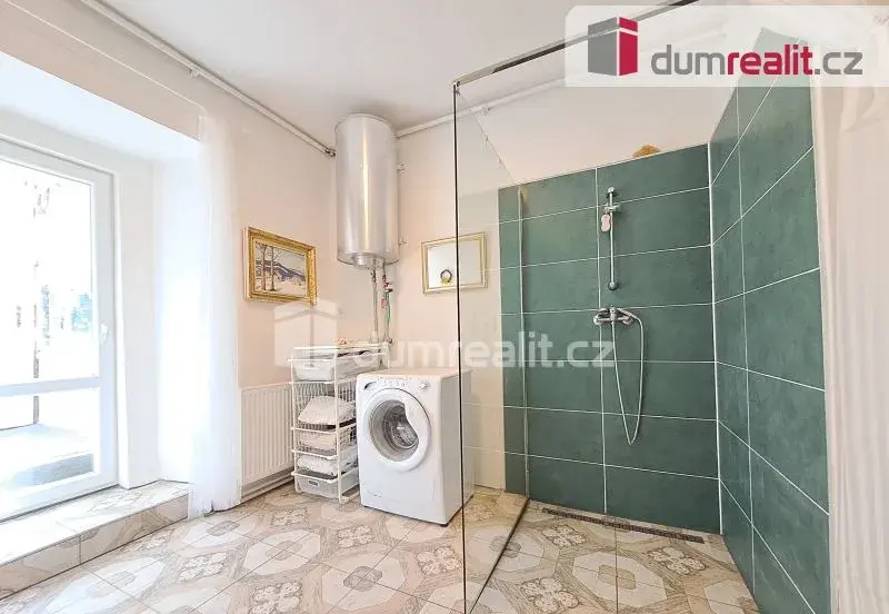 Pronájem, rodinný dům 3+kk, po rekonstrukci, se zahrádkou, b