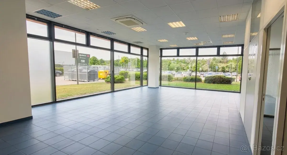 Pronájem kancelářských - obchodních prostor, 132 m2; 1.NP; P