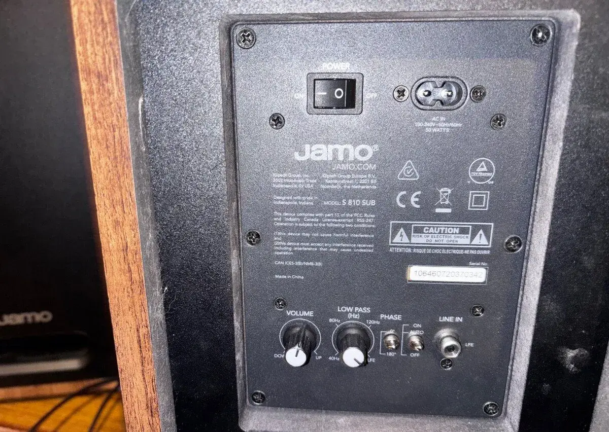 Aktivní subwoofer Jamo S 810 SUB – 2 ks (skvělý stav, pouze