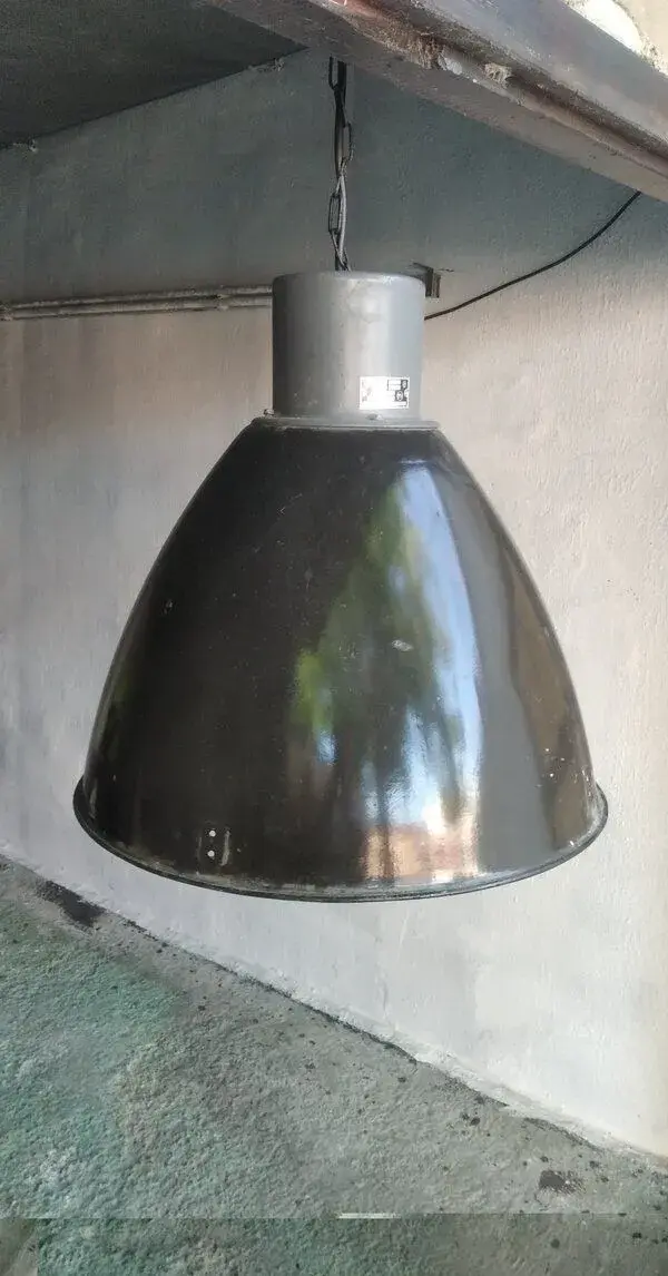 Průmyslová industriální smaltovaná lampa