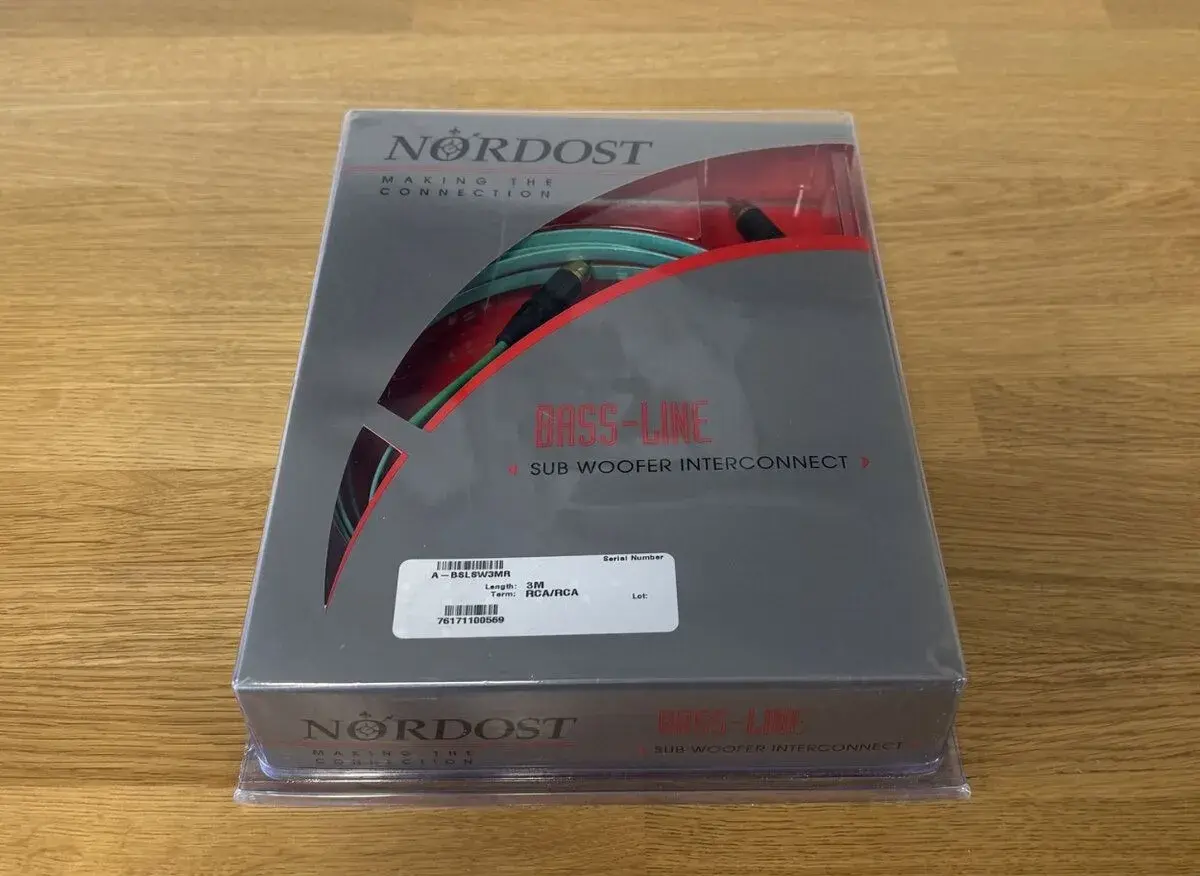 Nordost Bass-Line - plochý subwooferový RCA kabel v délce 3m