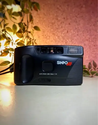 Sinpo AF921 35mm analogový fotoaparát