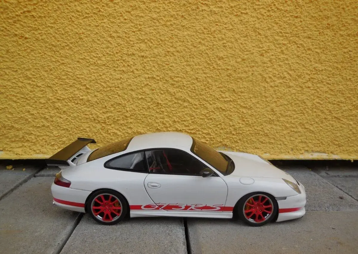 Porsche 911 GT3 RS - 1/18 Autoart Dealer