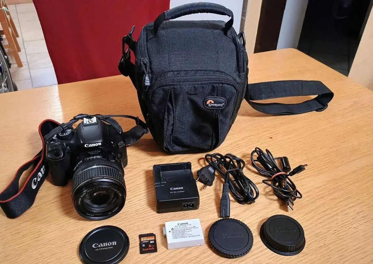 Canon EOS 550D + Canon EF-S 17-85/4-5.6 IS USM