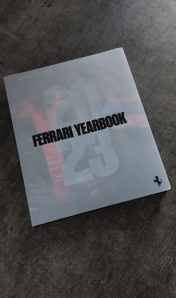 Oficiální Ferrari kniha