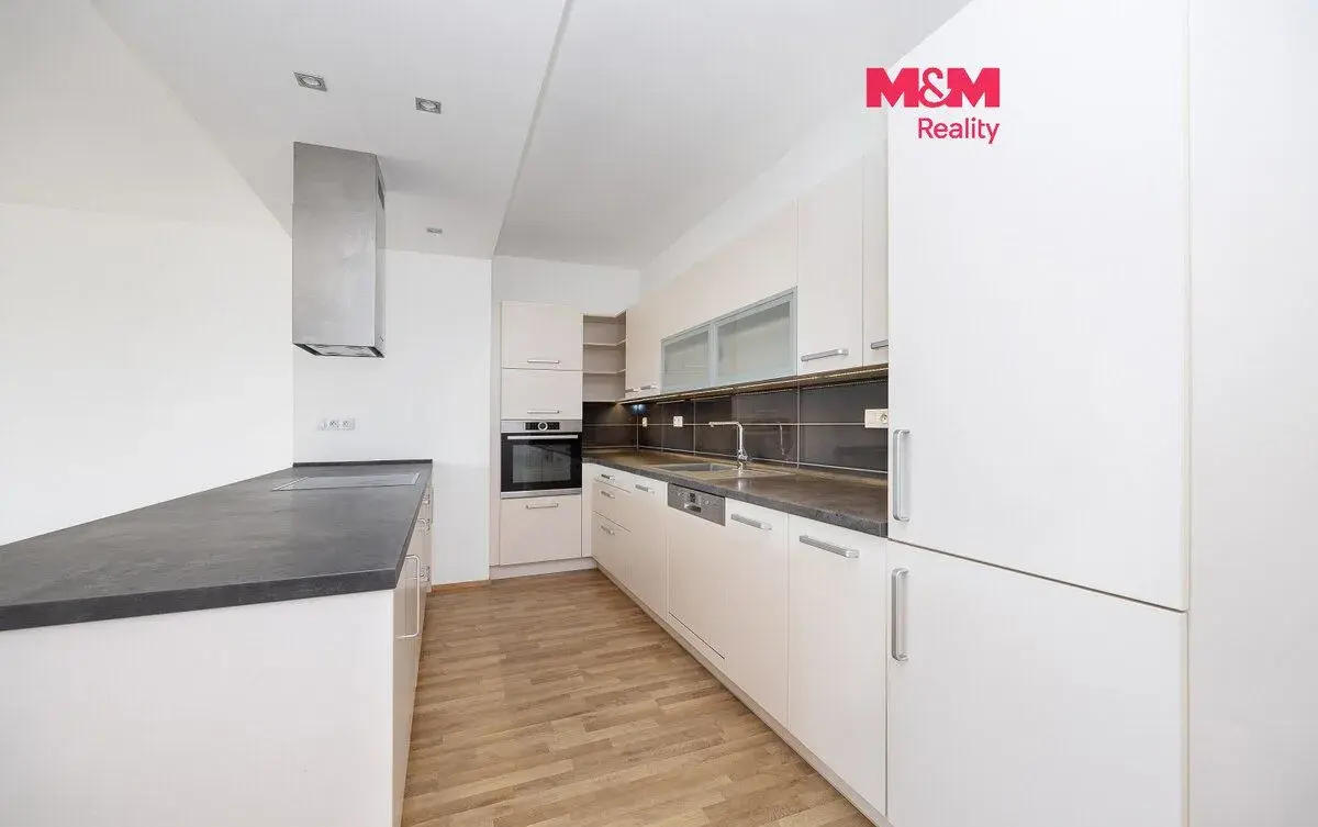 Pronájem bytu 3+kk, 119 m², Pardubice, ul. Hronovická