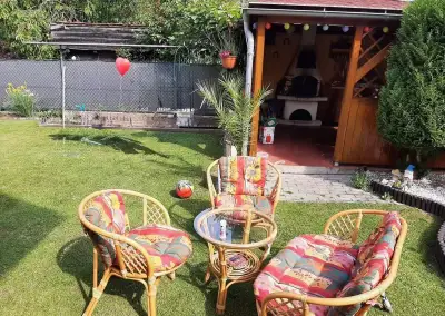 Ratanová sedací souprava - 2 křesla, pohovka, stolek