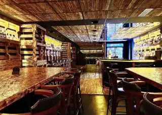 Salonek - jakoby bar most