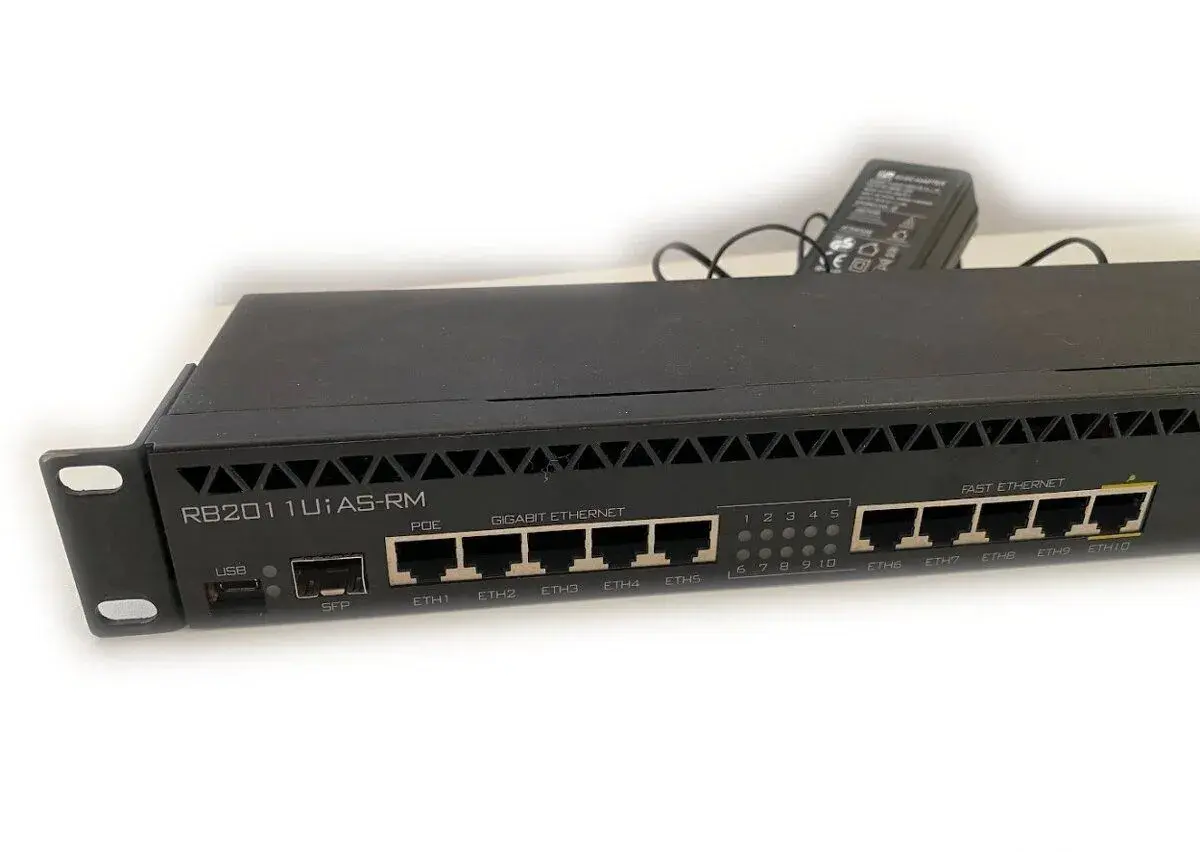 Router Mikrotik Routerboard RB2011 UiAS-RM