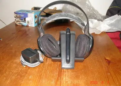 Sony MDR-RF820RK - bezdrátová sluchátka