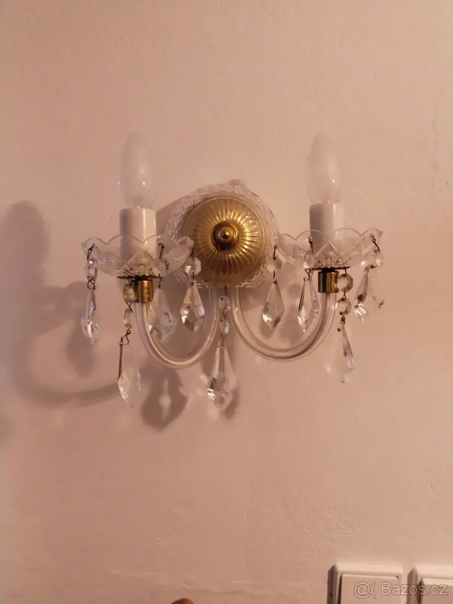 Sada dvou křišťálových malých lustrů