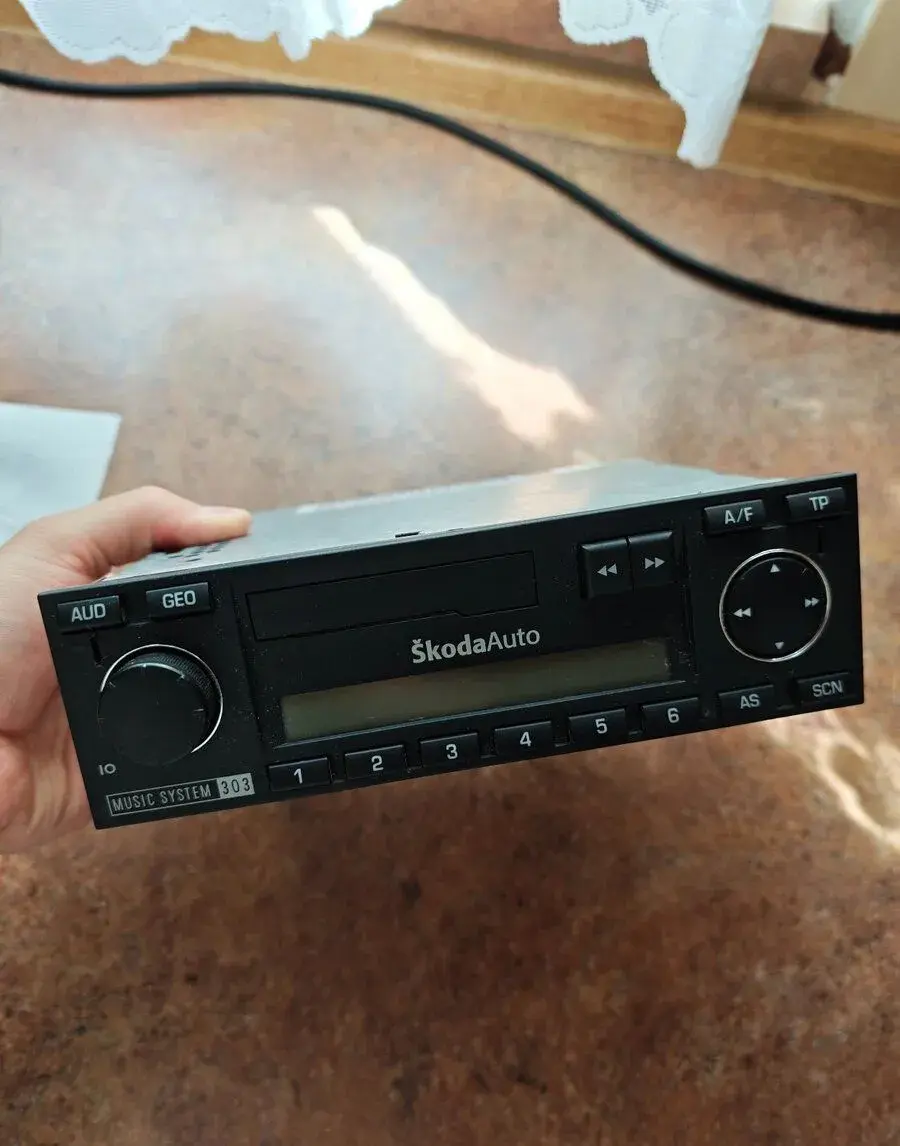 Autorádio Sencor SCT 5016BMR s Bluetooth a USB