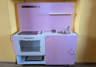 Dětská kuchyňka včetně výbavy