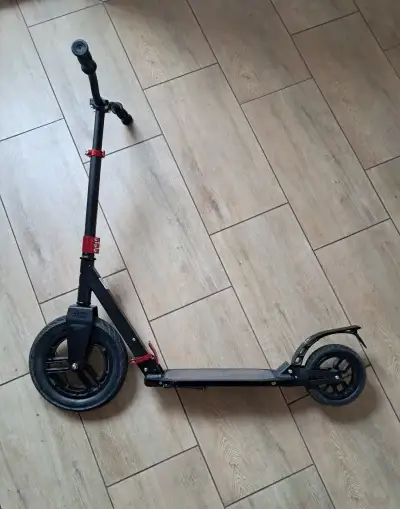 Koloběžka s pumpovanými koly NILS Extreme HC300 červená