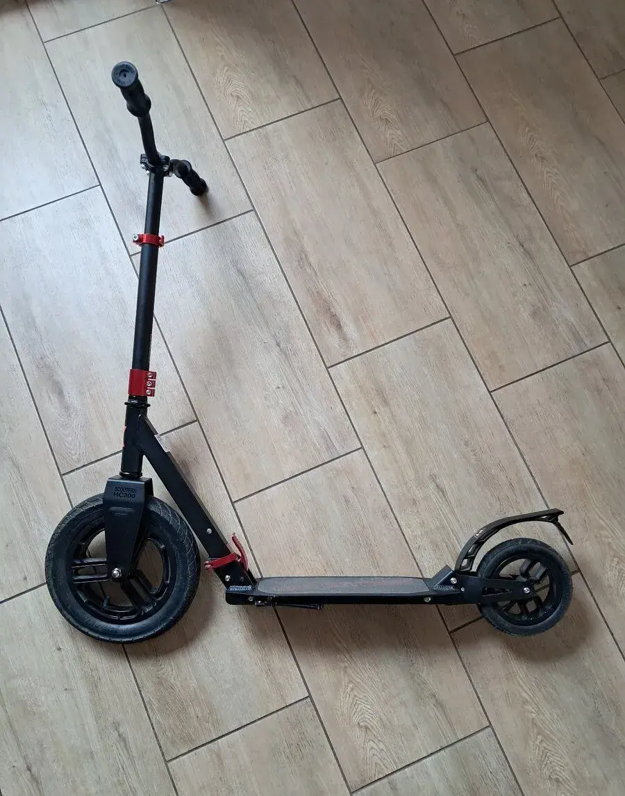 Koloběžka s pumpovanými koly NILS Extreme HC300 červená