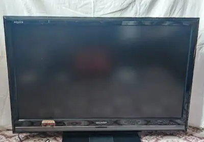 Sharp Aquos LC37D65E (94 cm/37") + ovladač zdarma