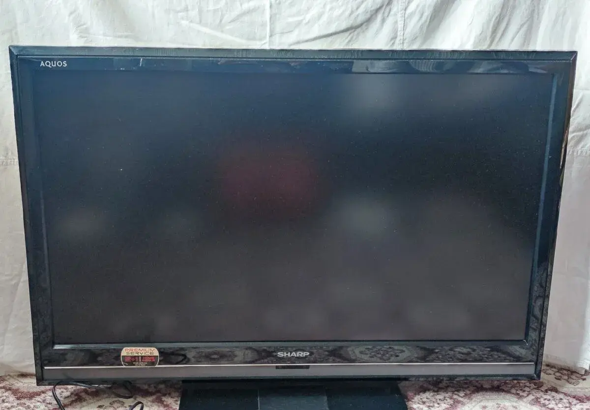 Sharp Aquos LC37D65E (94 cm/37") + ovladač zdarma