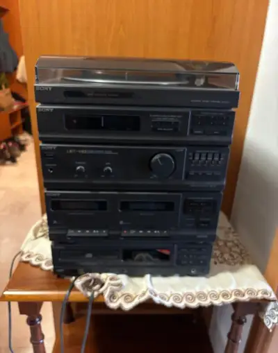 SONY věž s gramofonem