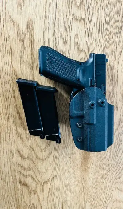 Plynová airsoft pistole WE Glock 17 Gen5 full-auto